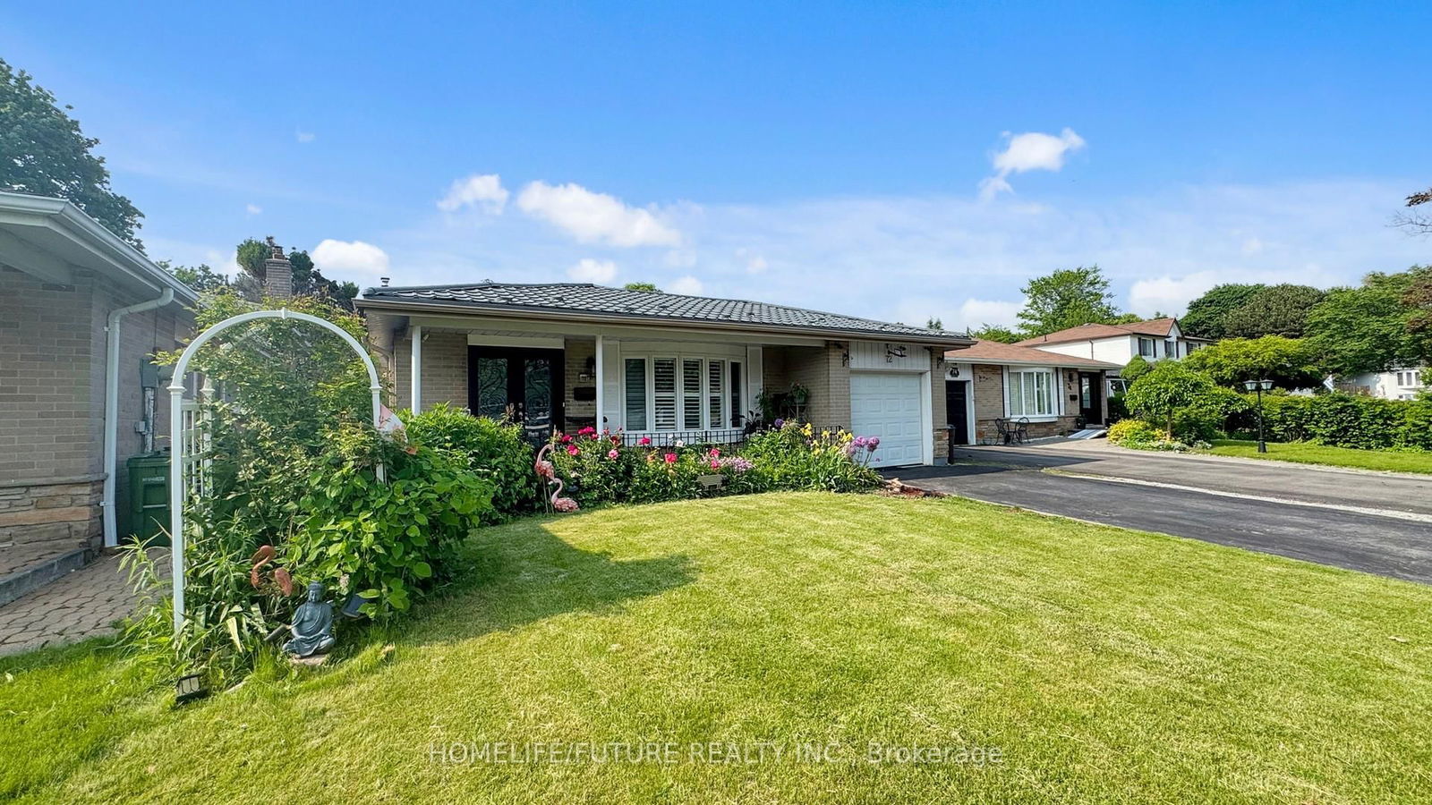 Detached House for sale at 72 Sealstone Terrace, Toronto, Morningside, M1E 4J7 - MLS: E12210856
