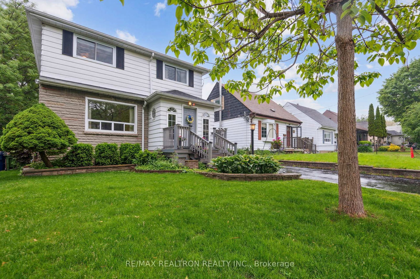 Detached House for sale at 24 Neilson Avenue, Toronto, Cliffcrest, M1M 2S2 - MLS: E12211068