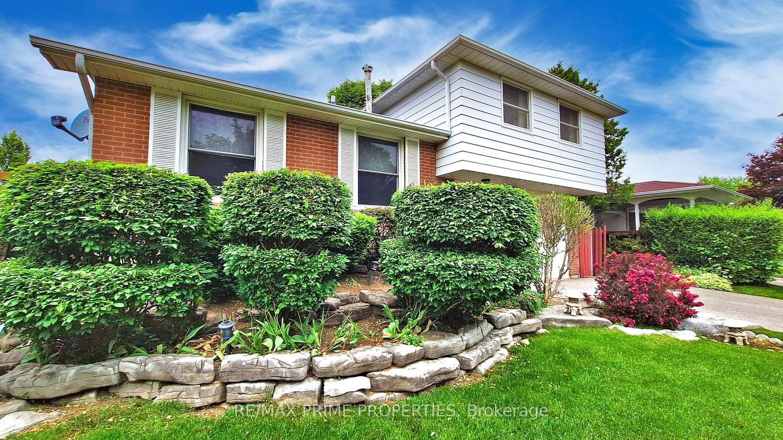 Detached House for sale at 64 Highcourt Crescent, Toronto, Woburn, M1H 2L8 - MLS: E12211129