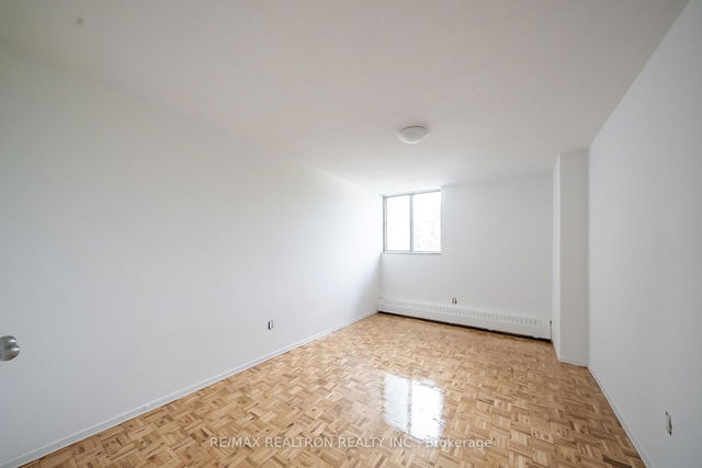 1005 - 5 Glamorgan Avenue
