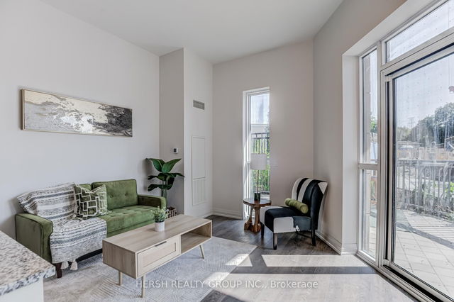 106 - 10 Meadowglen Place