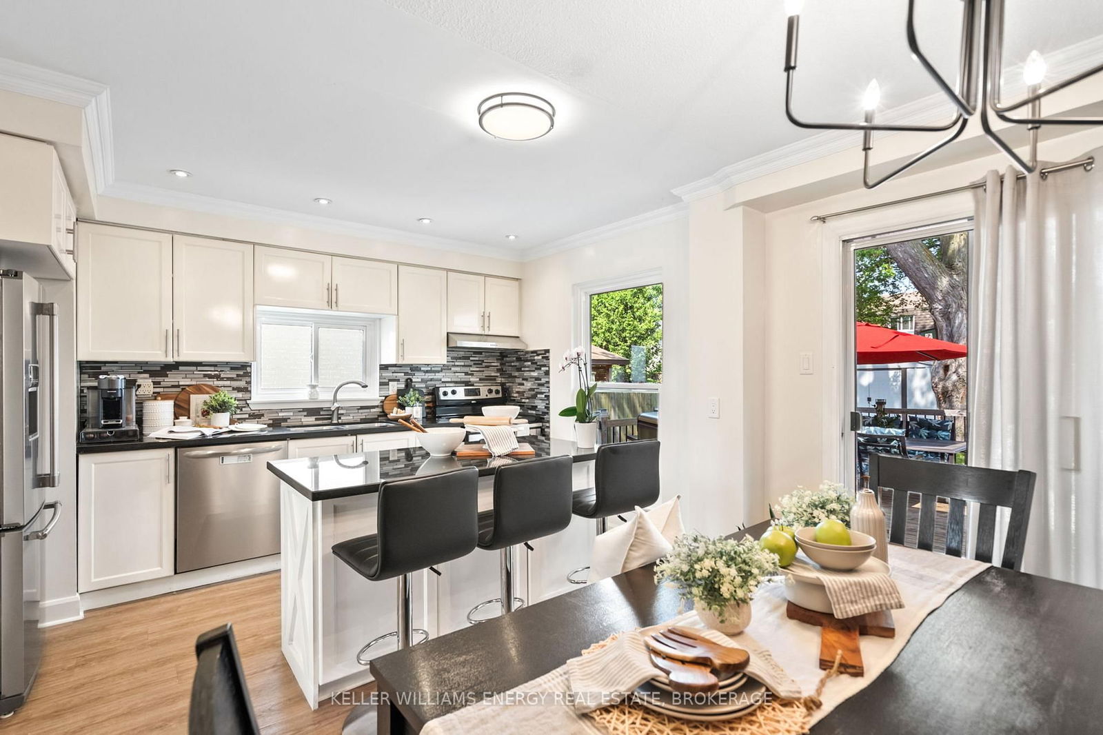 Property at 754 Hillcroft