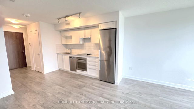 2018 - 275 Village Green Square