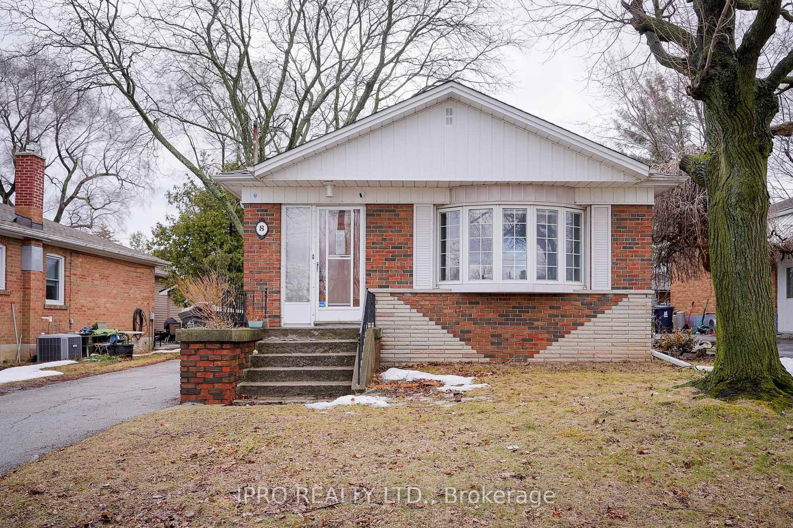 Detached House for sale at 8 Chandler Drive, Toronto, Woburn, M1G 1Z2 - MLS: E12213109