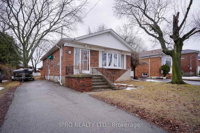 8 Chandler Dr, Toronto - Woburn image-0-1