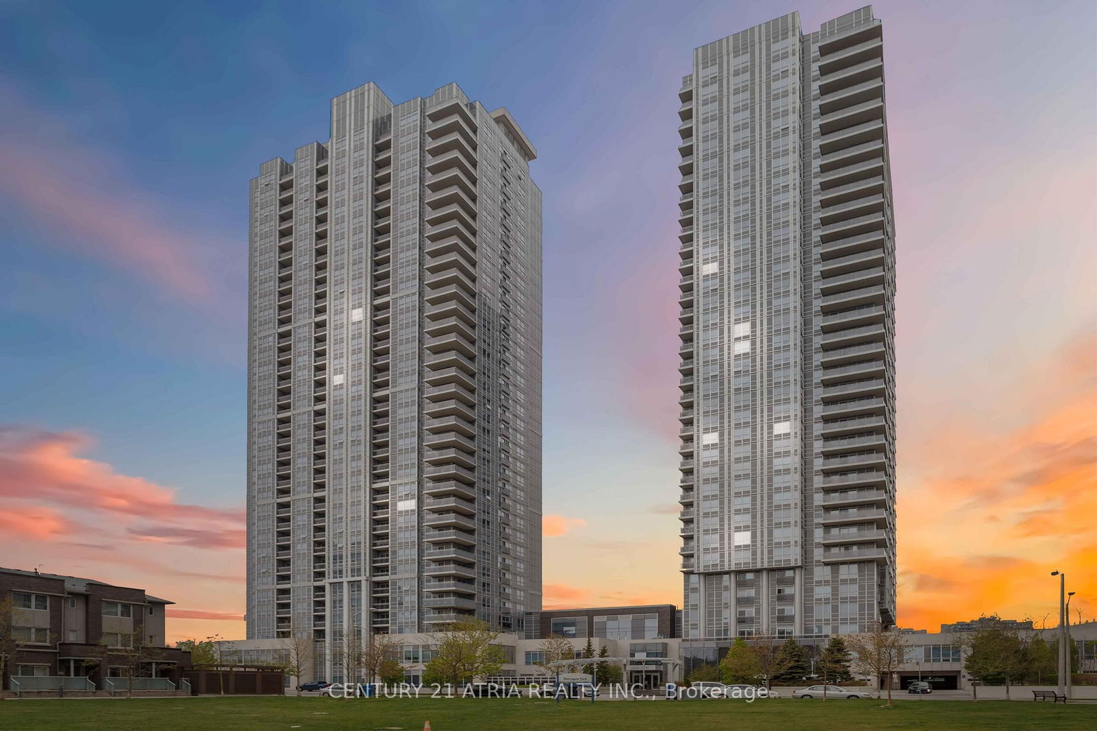 Condo for sale at 717-275 Village Green Square, Toronto, Agincourt South-Malvern West, M1S 0L8 - MLS: E12213272
