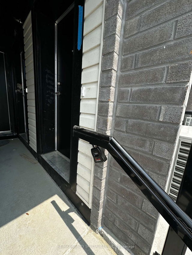 18 - 145 TAPSCOTT Road