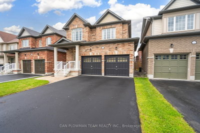 Detached House sold at 527 Halo Street, Oshawa, Ontario, L1L 0H9 - Windfields - MLS: E12213905
