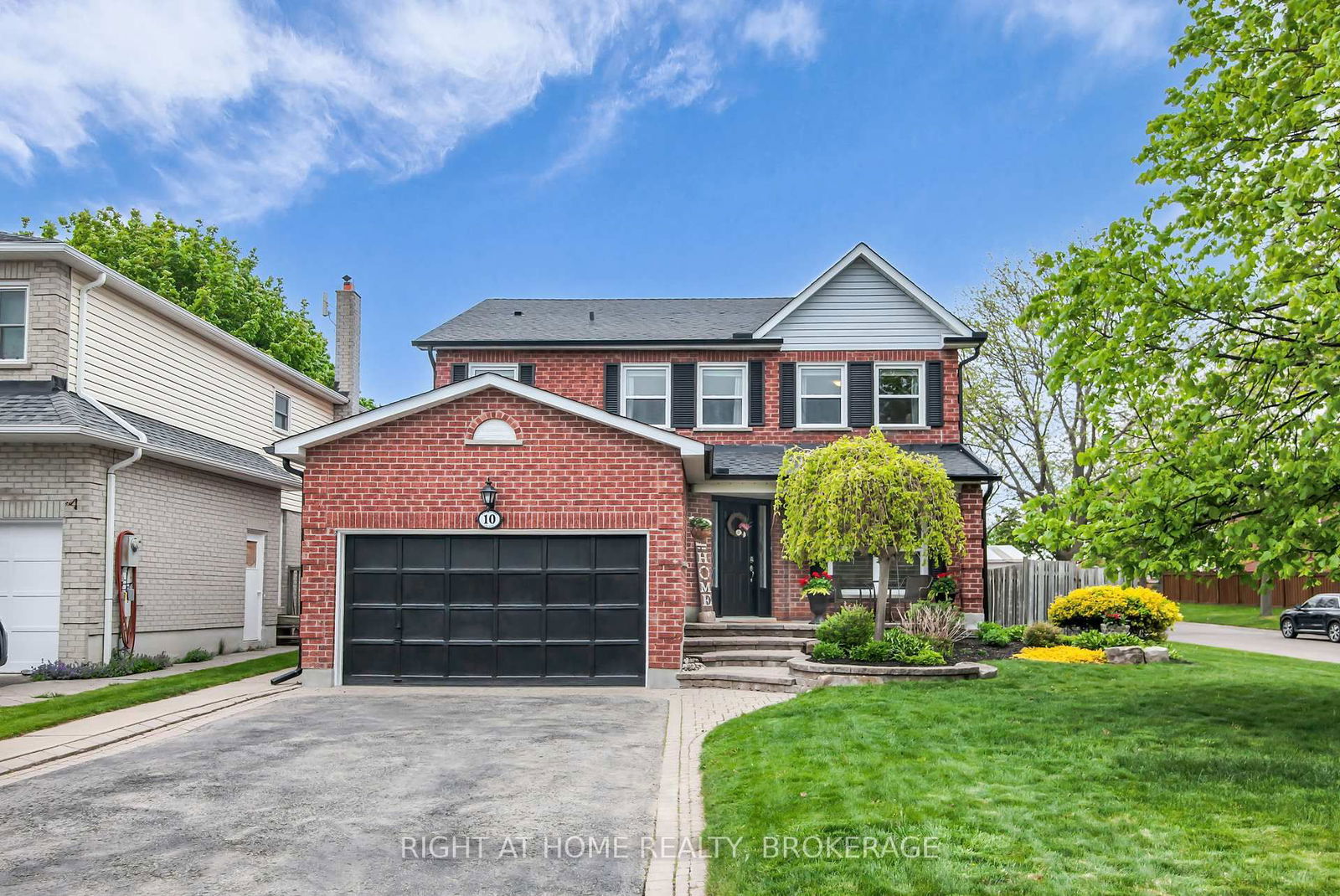 Property at 10 Ennisclare