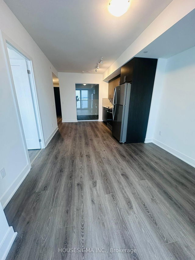 2104 - 2545 Simcoe Street N