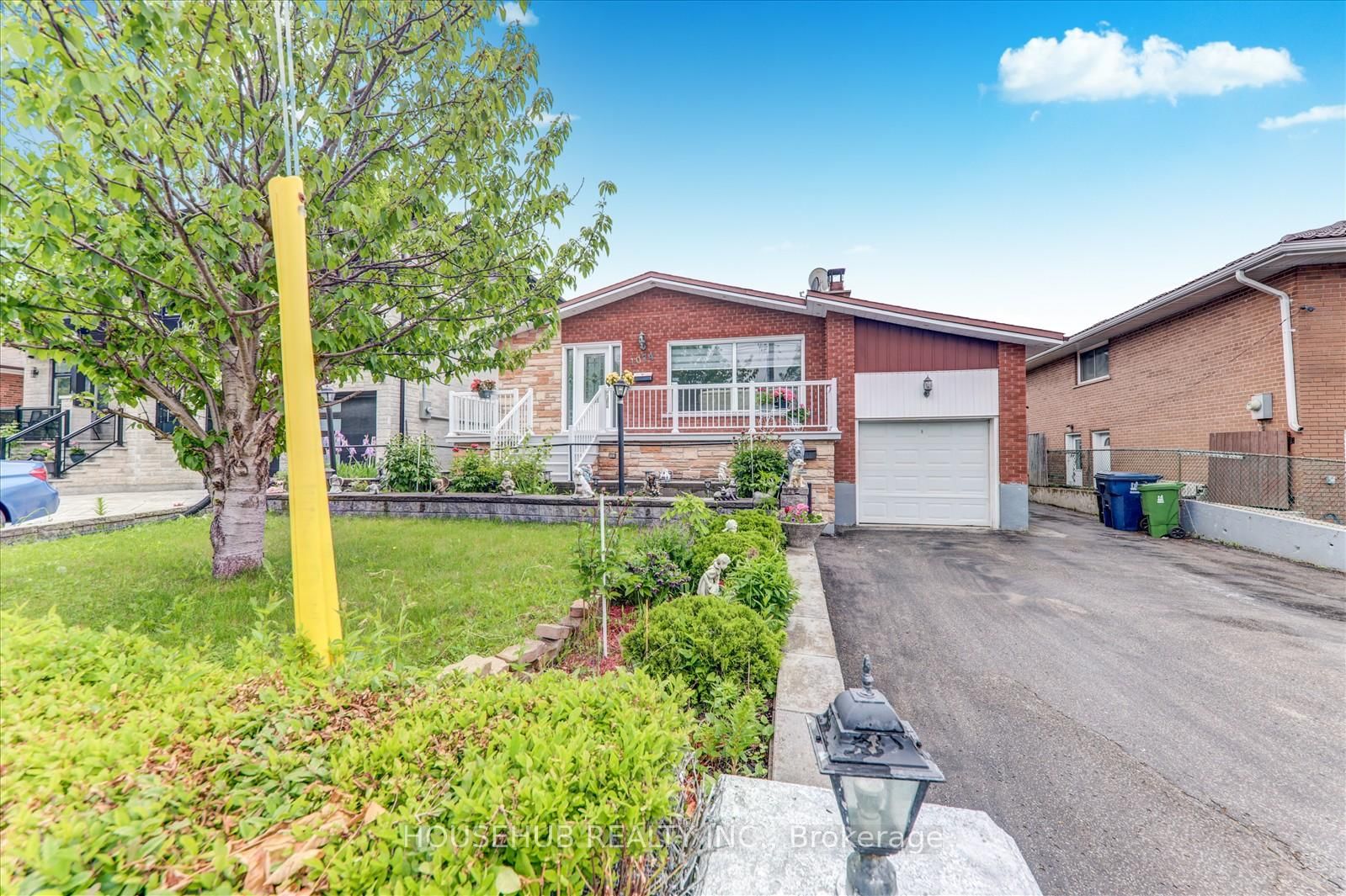 Detached House for sale at 1074 Midland Avenue, Toronto, Bendale, M1K 4G9 - MLS: E12214842