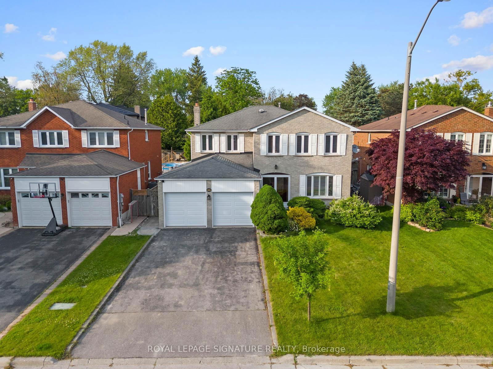 Detached House for sale at 30 Clearlake Avenue, Toronto, Rouge E10, M1C 4L6 - MLS: E12214847