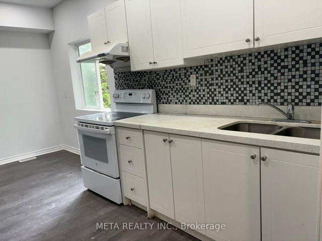 2B - 35 Duncombe Boulevard