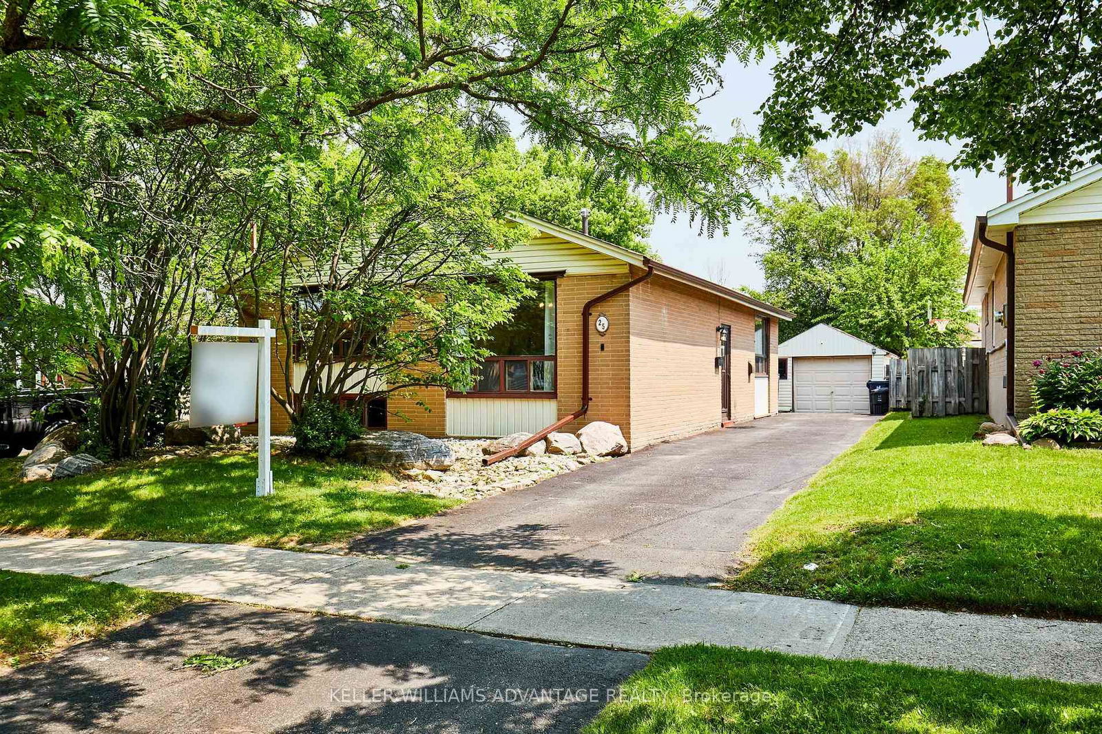 Detached House for sale at 25 Farmbrook Road, Toronto, Woburn, M1J 2S3 - MLS: E12216004