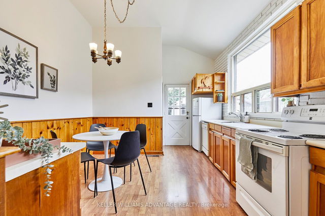 25 Farmbrook Road