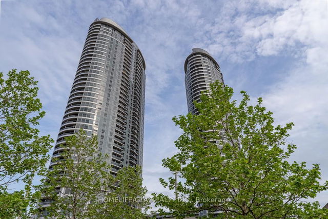 3809 - 125 Village Green Square