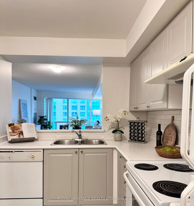 Unit 2110 — 18 Lee Centre Dr, Toronto - Woburn image-0-4