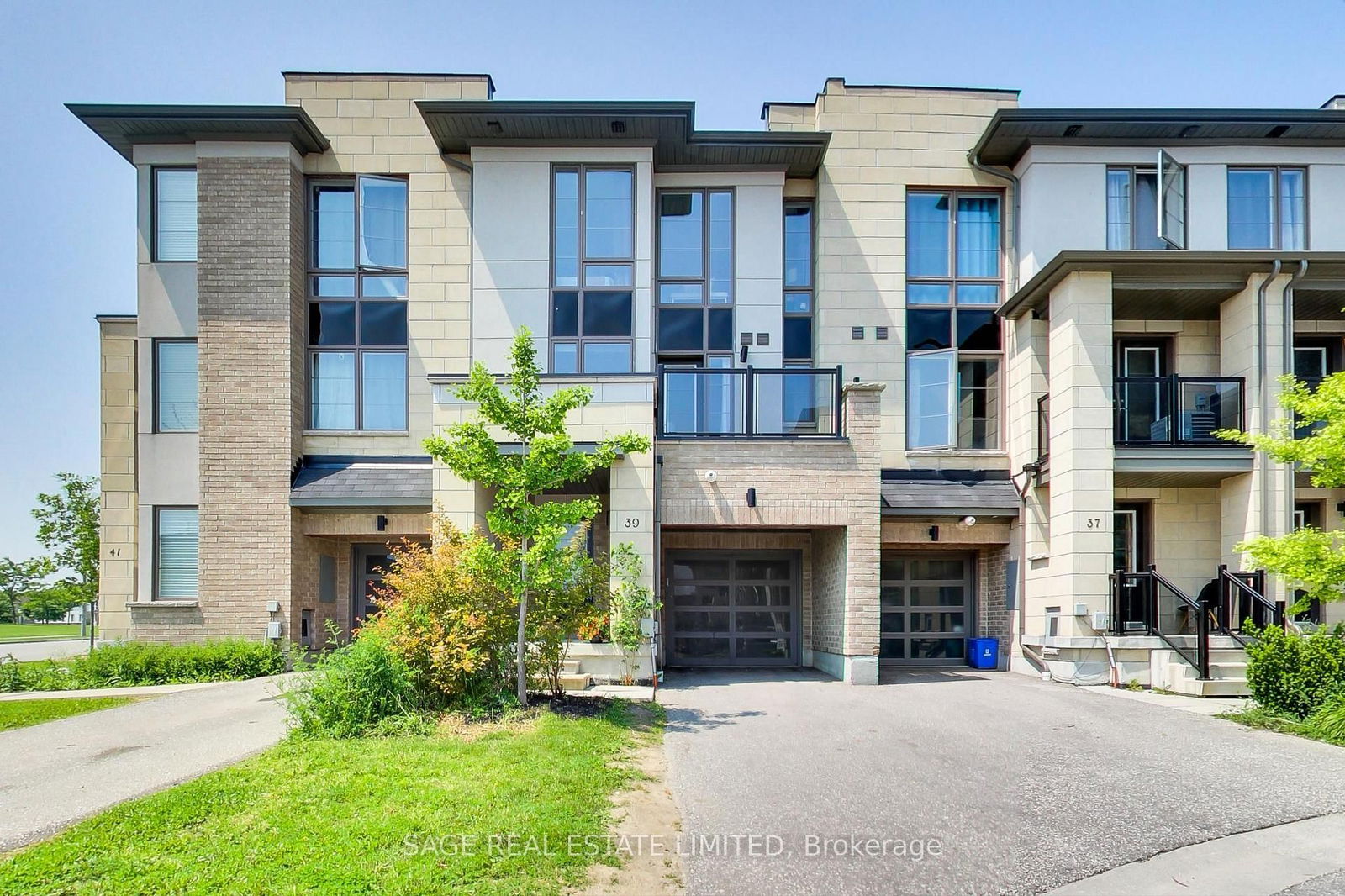 Property at 39 Pallock Hill
