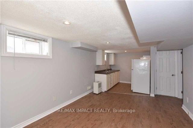 93 Park Road S