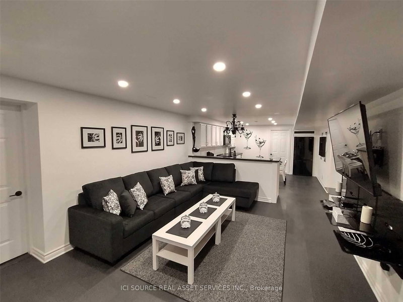 Bsmt - 32 Ontoro Blvd, Ajax, L1Z 1X6 | Image 2