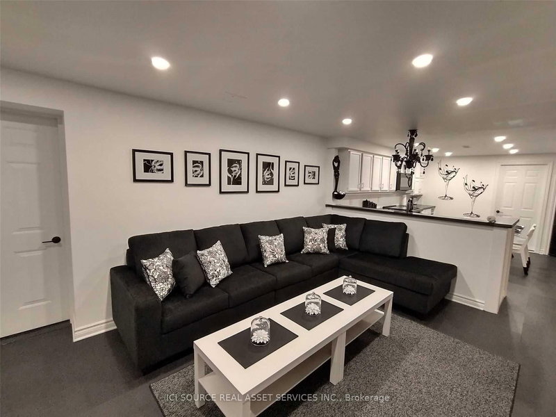 Bsmt - 32 Ontoro Blvd, Ajax, L1Z 1X6 | Image 3