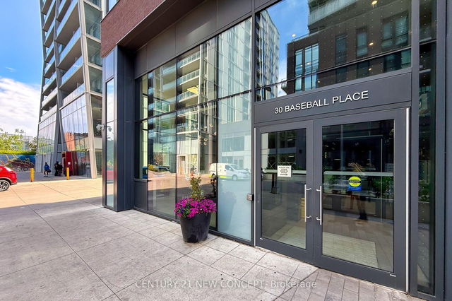 518 - 30 Baseball Place