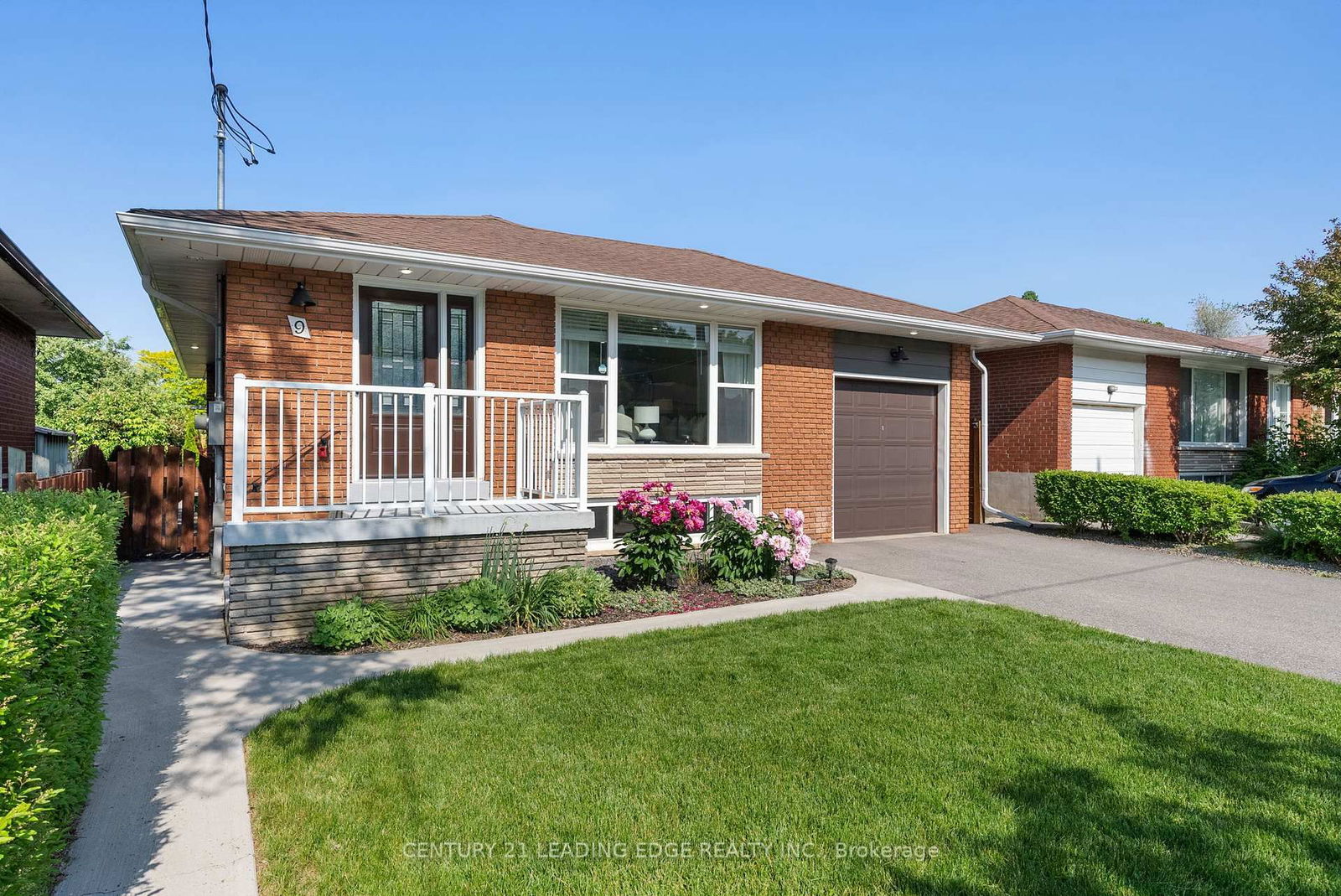 Detached House for sale at 9 Neddie Drive, Toronto, Tam O'Shanter-Sullivan, M1T 2S9 - MLS: E12218438