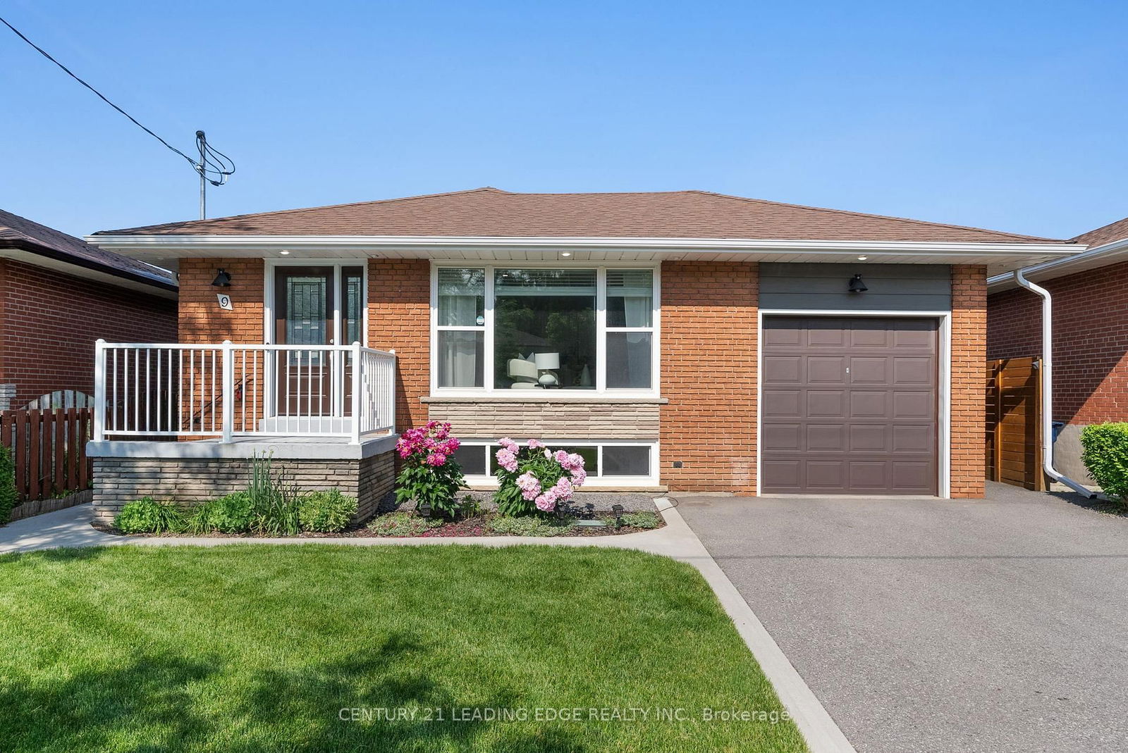 Detached House for sale at 9 Neddie Drive, Toronto, Tam O'Shanter-Sullivan, M1T 2S9 - MLS: E12218438