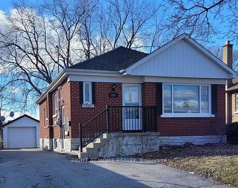 Property at 202 Cadillac