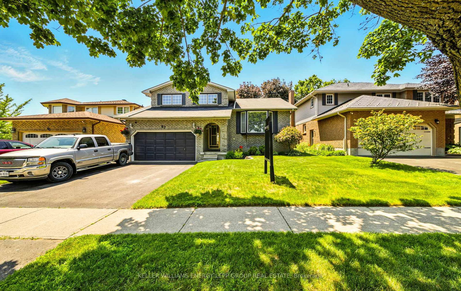 Property at 67 Foxhunt