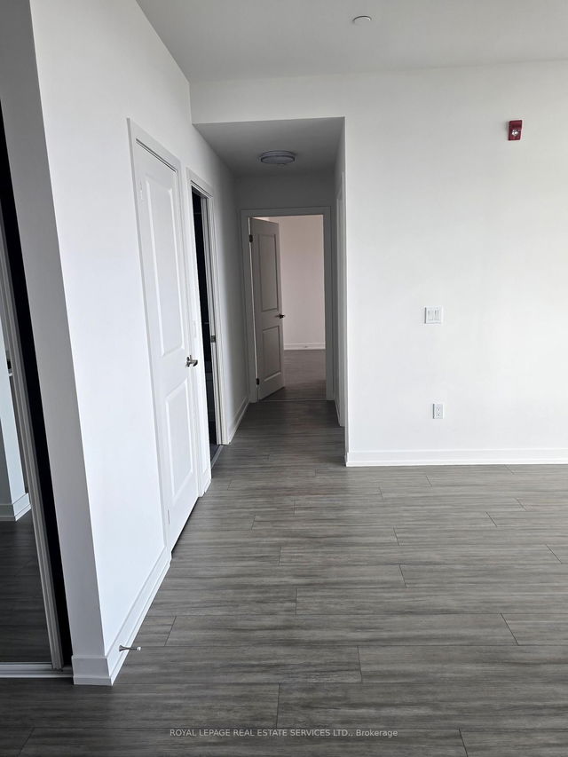 PH05 - 1010 Dundas Street NE N