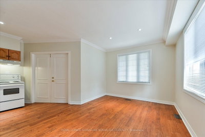 454 Donlands Avenue — photo 6