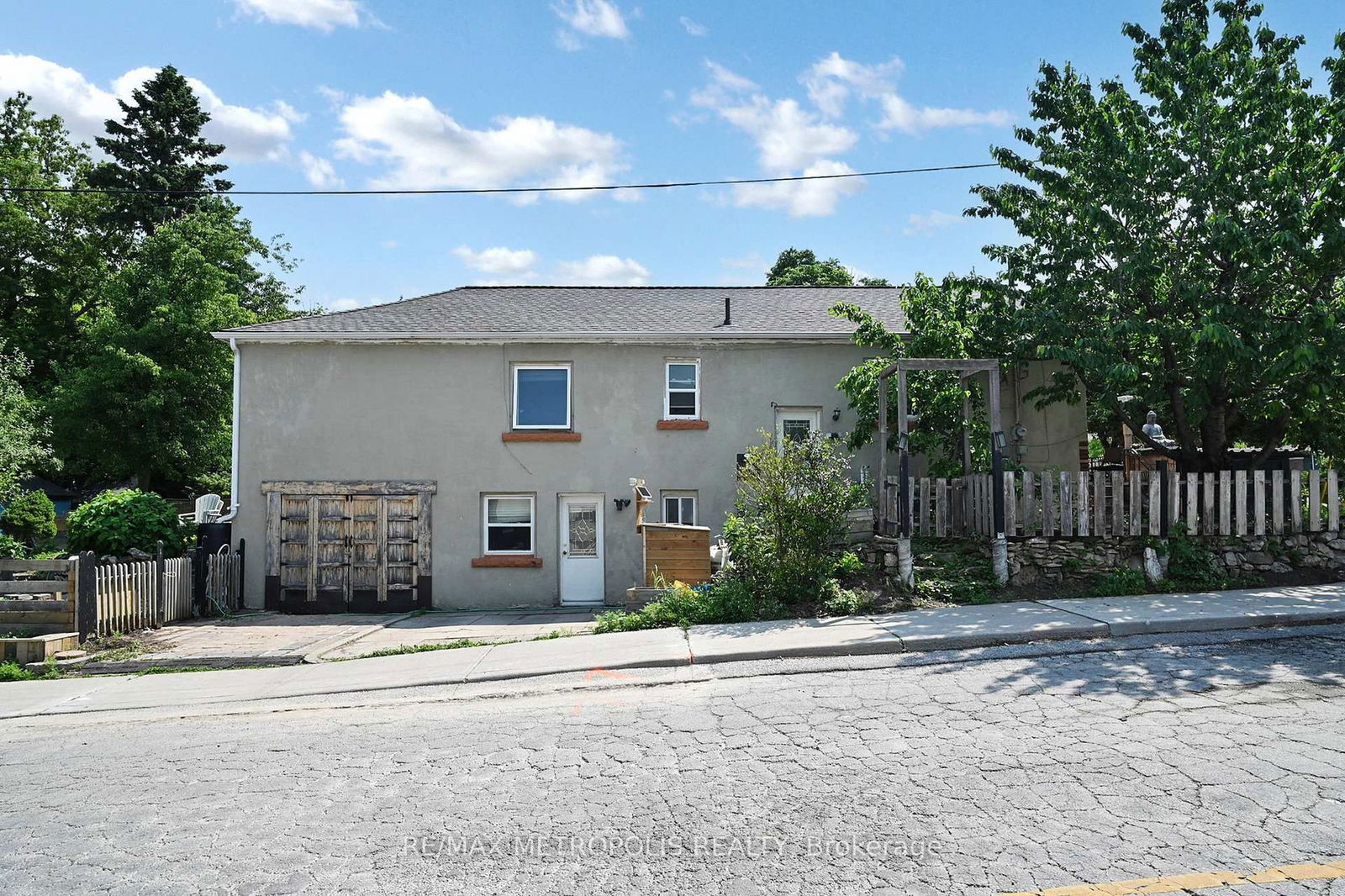 Property at 982 Cosburn
