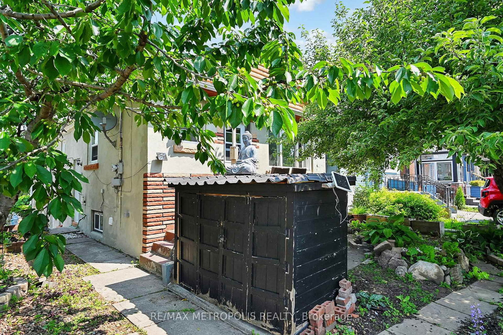 Detached House for sale at 982 Cosburn Avenue, Toronto, Woodbine-Lumsden, M4C 2X1 - MLS: E12219986