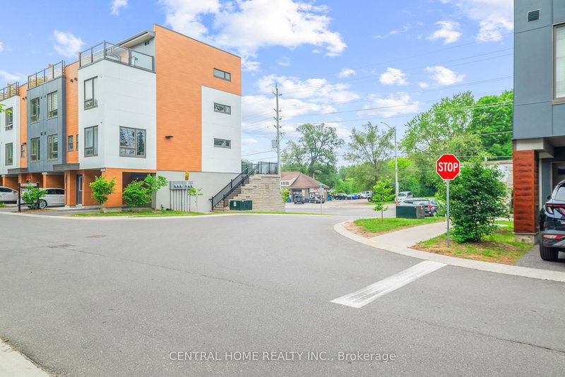 1625 Pleasure Valley Path N, Oshawa, L1G 0E3 | Image 3