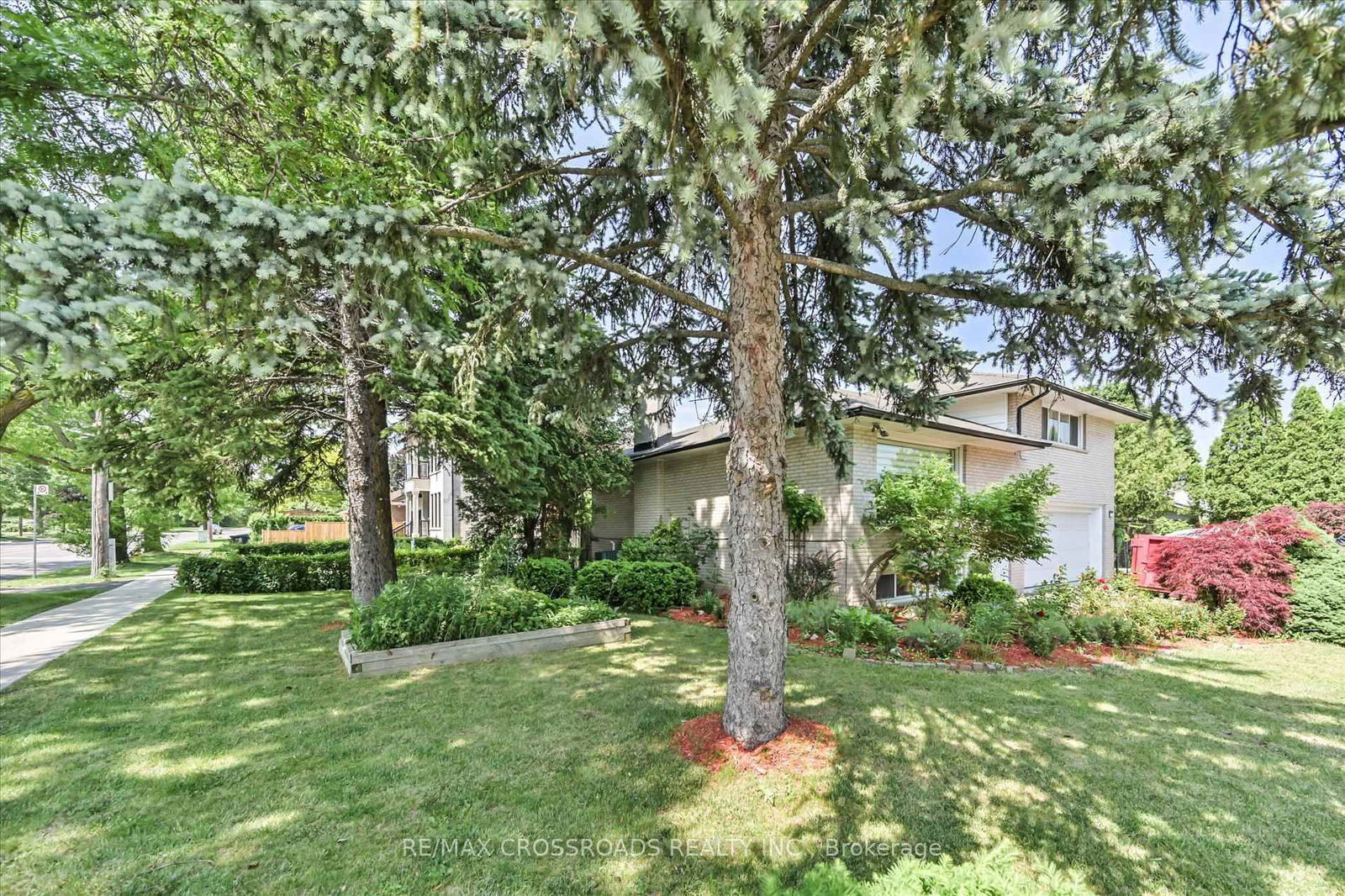 Property at 2 Eastpark