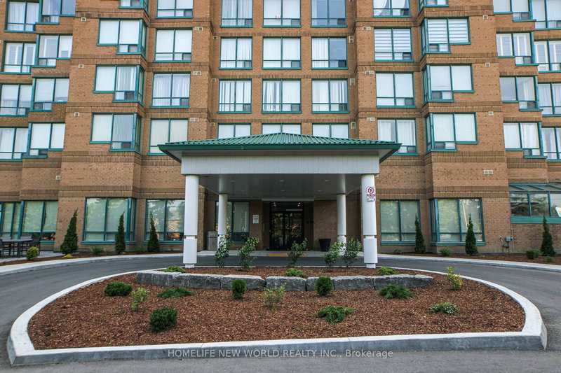 706 - 711 Rossland Rd E, Whitby, L1N 8Z1 | Image 2