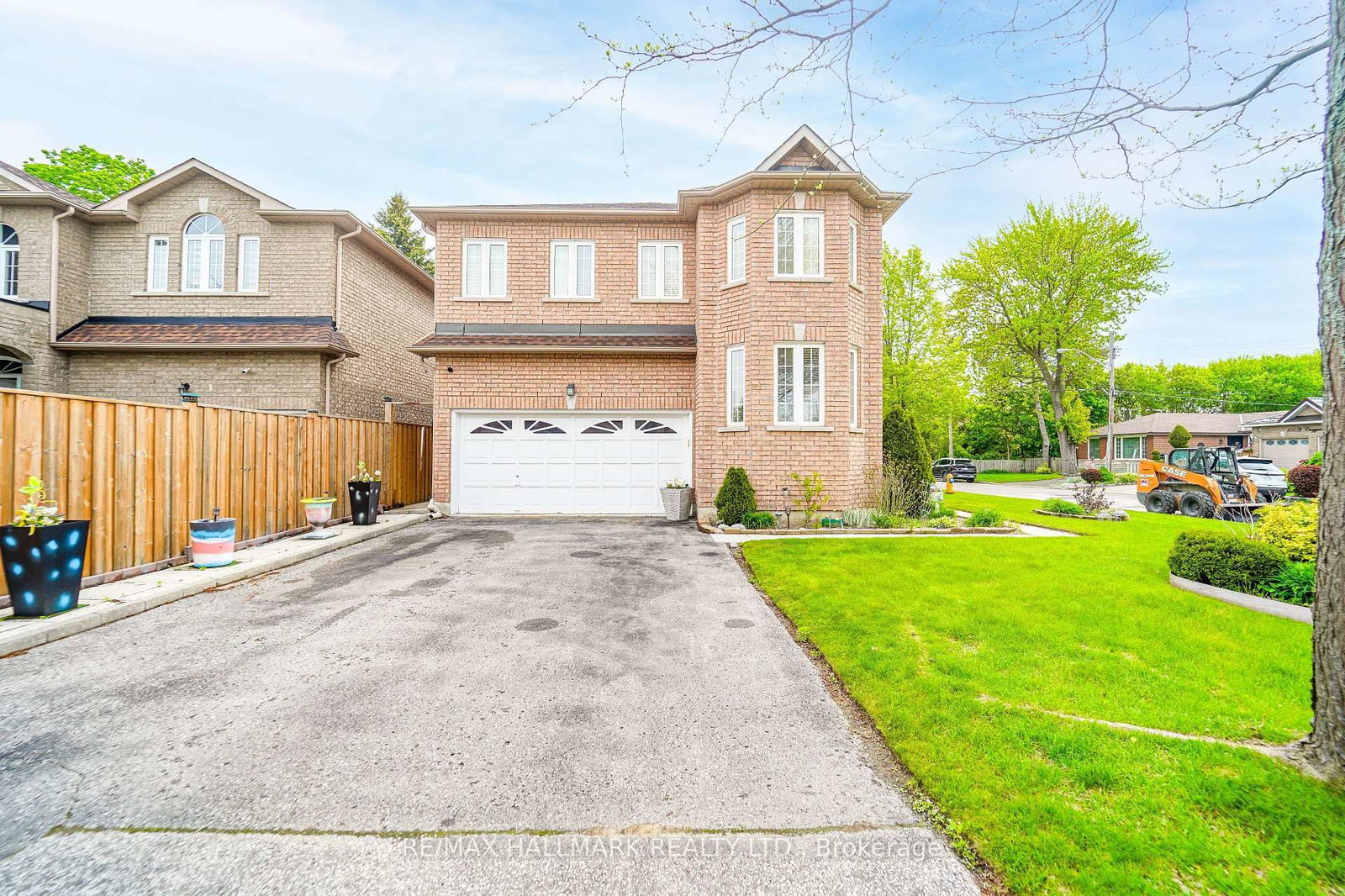 Detached House for sale at 106 Craggview Drive, Toronto, West Hill, M1E 2L8 - MLS: E12220485