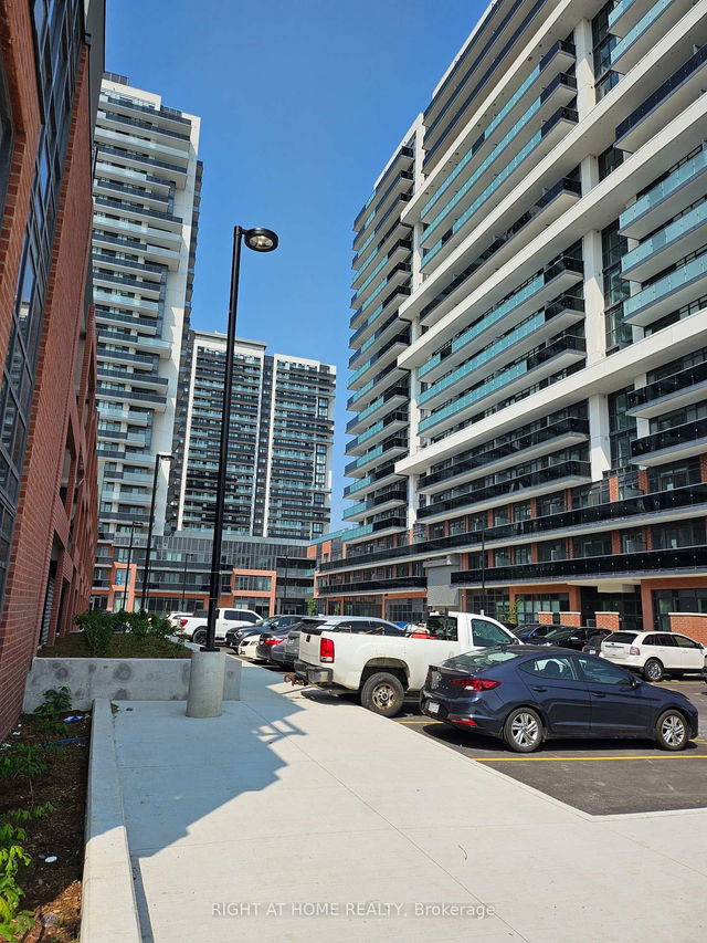 1618 - 2545 SIMCOE STREET NORTH Street
