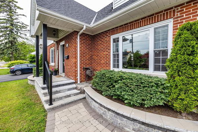 333 Clark St, Scugog - Port Perry image-0-2