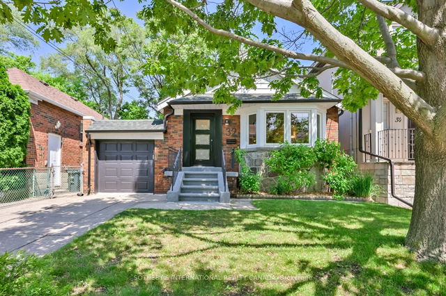 32 Davies Crescent
