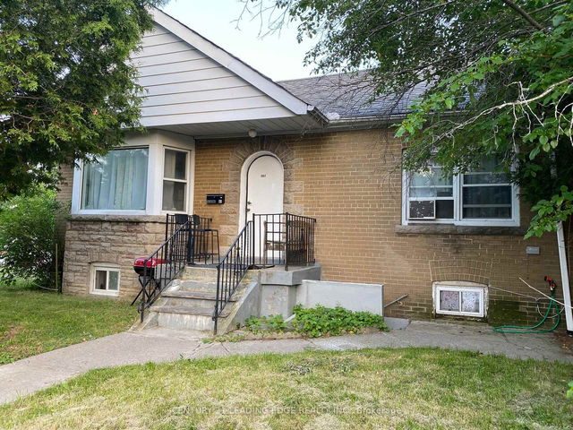82 Meighen Avenue