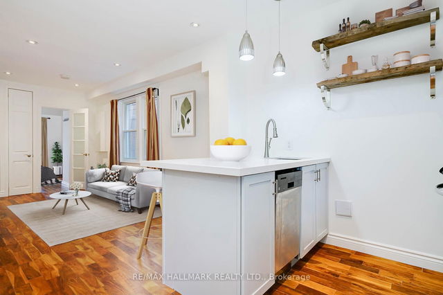 Main - 2066 Gerrard Street E