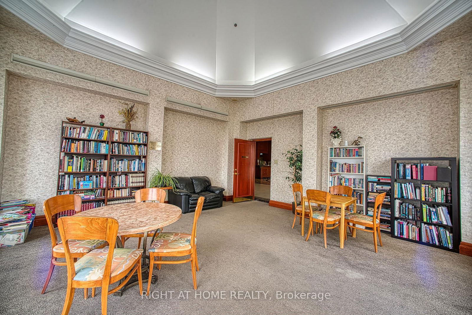 Condo for sale at 913-8 Lee Centre Drive, Toronto, Woburn, M1H 3H8 - MLS: E12225061