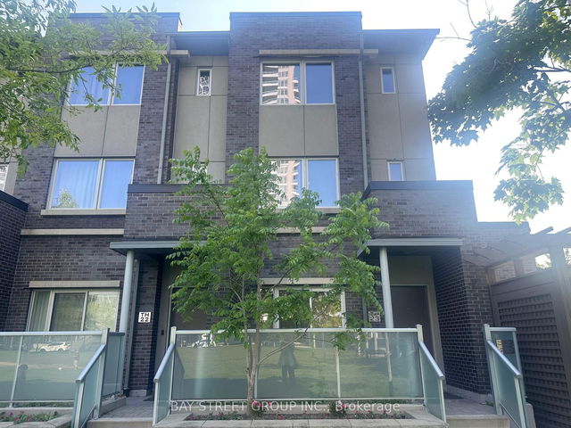 23 - 290 Village Green Square