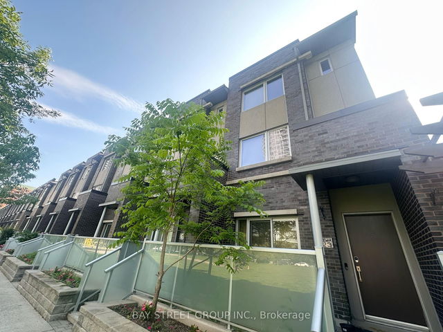23 - 290 Village Green Square