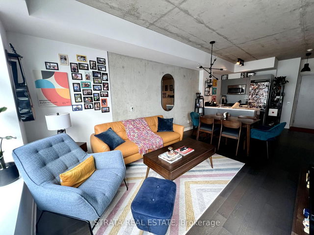 606 - 1201 Dundas Street E