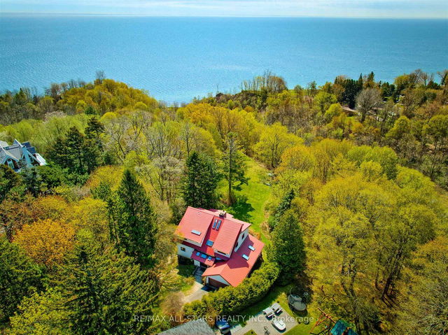 33 Bellehaven Crescent