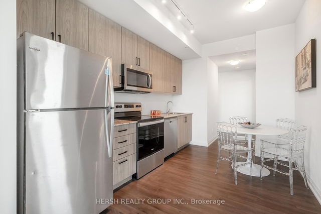 206 - 10 Meadowglen Place