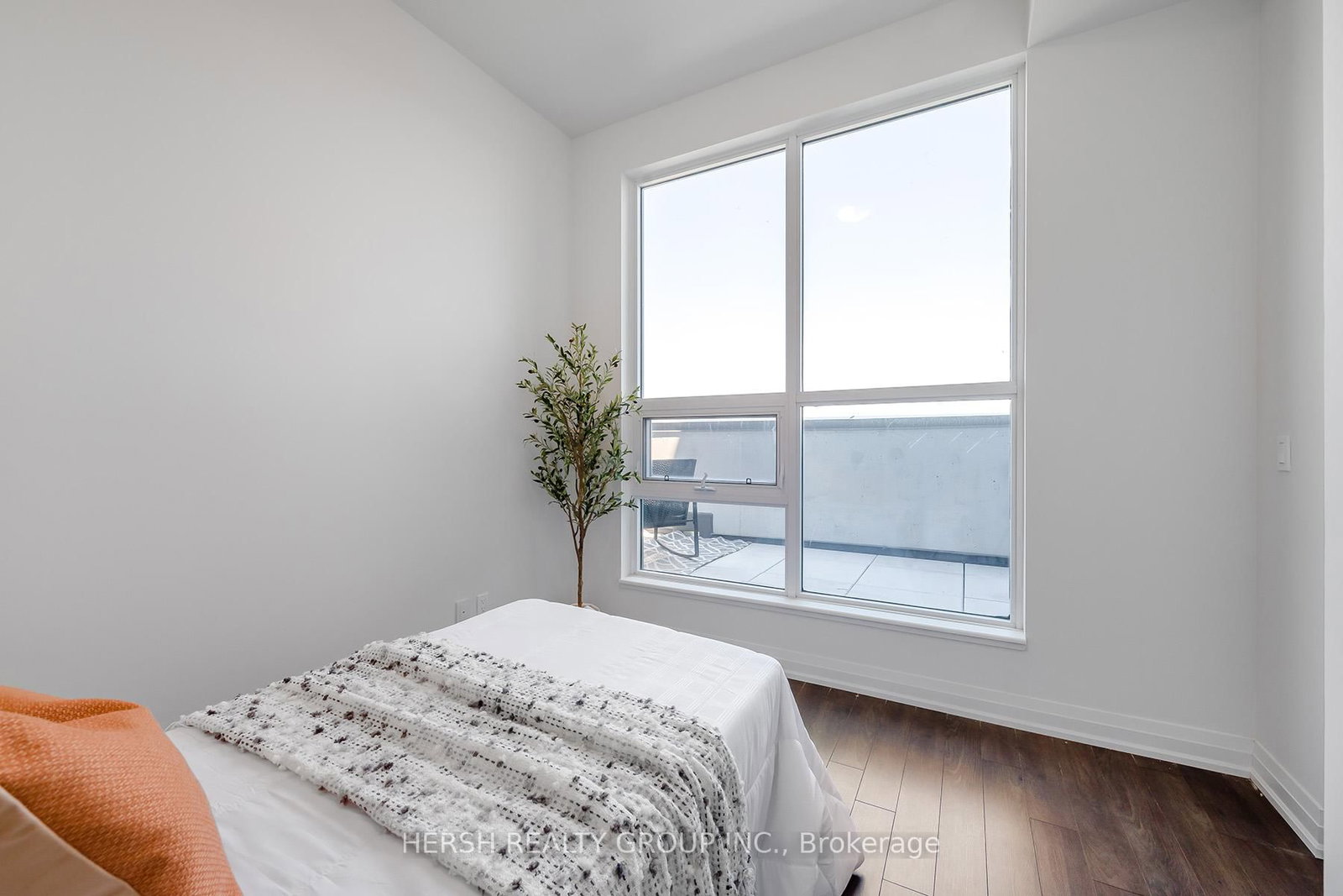 10 Meadowglen Place, Unit LPH5 - Photo 10